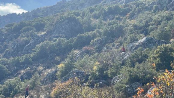 ISPARTA’DA BİN 400 RAKIMLI DAĞIN ZİRVESİNDE 3 GÜN MAHSUR KALAN YAŞLI ADAM: "ASKERLİĞİMİ KOMANDO OLARAK YAPTIĞIM İÇİN DAYANABİLDİM"