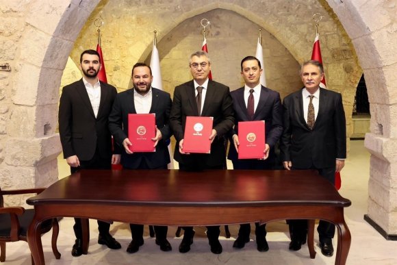 MERSİN’DE 4 YENİ ACİL SAĞLIK HİZMETLERİ İSTASYONU İÇİN PROTOKOL İMZALANDI