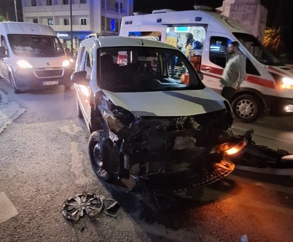 MERSİN’DE TRAFİK KAZASI:2 YARALI
