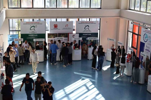 ADANA SANAYİ KAMPÜSÜ’NDE İSTİHDAM FUARI BAŞLADI: 55 FİRMA İŞ ARAYAN VATANDAŞLARLA DOĞRUDAN GÖRÜŞECEK