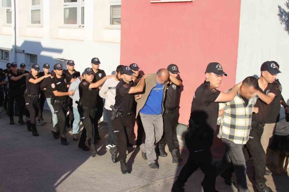CİNAYETLERE KARIŞAN "BAYĞARALAR" ÇETESİNDE 96 ŞÜPHELİ TUTUKLANDI