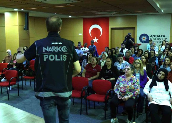 BÜYÜKŞEHİR PERSONELİNE MADDE BAĞIMLILIĞI İLE MÜCADELE EĞİTİMİ