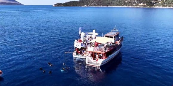 ŞAHİKA ERCÜMEN ’CUMHURİYET’ VE ’GAZZE’ İÇİN DÜNYA REKORU KIRDI