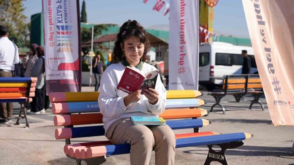 10. ULUSLARARASI KİTAP FUARI, İLK GÜNÜNDE 20 BİN ZİYARETÇİ