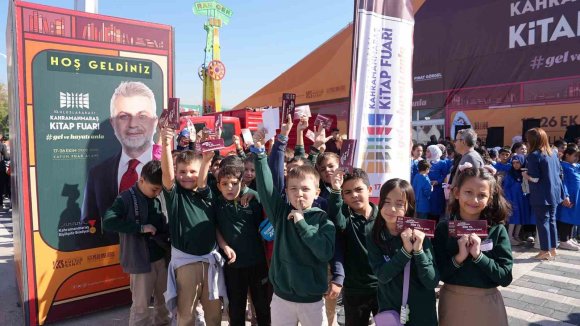 10. ULUSLARARASI KİTAP FUARI, İLK GÜNÜNDE 20 BİN ZİYARETÇİ