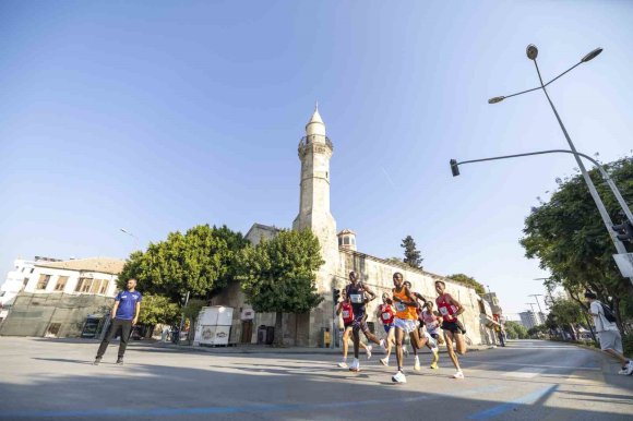 ULUSLARARASI TARSUS YARI MARATONU’NDA TÜRK SPORCULAR DAMGA VURDU