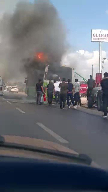 ADANA’DA BELEDİYE OTOBÜSÜ ALEV ALEV YANDI
