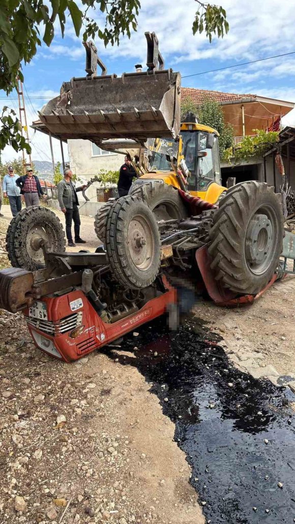 BURDUR’DA TRAKTÖR DEVRİLDİ: 1 ÖLÜ