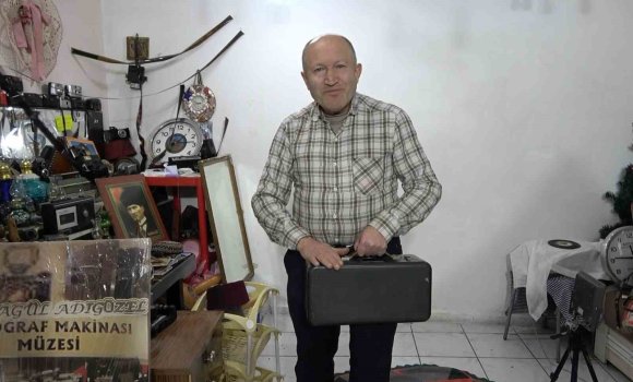 DOĞDUĞU 7 BİN NÜFUSLU KASABANIN NEREDEYSE TÜM SAKİNLERİNİN FOTOĞRAFLARINI ÇEKİP ARŞİVLEDİ