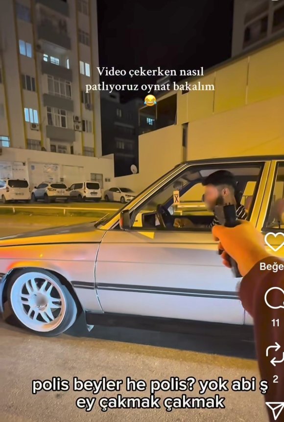 KOZAN’DA SİLAHLA "ŞAKA" VİDEOSU ÇEKEN GENÇLER POLİSİ KARŞILARINDA GÖRÜNCE PANİK YAŞADI