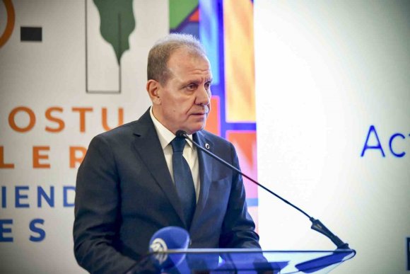 BAŞKAN SEÇER: "KADINLARIN ÖNÜNDEKİ ENGELLER KALKTIĞINDA KENTLERİN DE UFKU GENİŞLER"