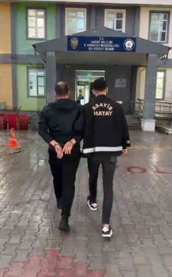 HATAY’DA HAPİS CEZASI İLE ARANAN 2 ŞAHIS YAKALANDI