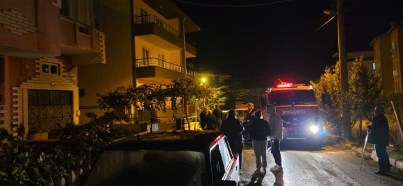YALVAÇ’TA 3 KATLI BİNADA KORKUTAN YANGIN