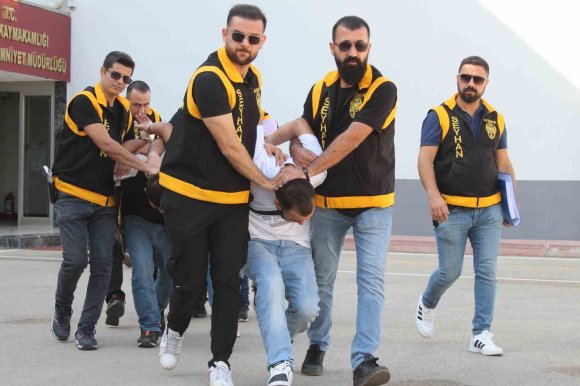 ADANA’DA SUÇ ŞEBEKESİNE OPERASYON: 4 TUTUKLAMA