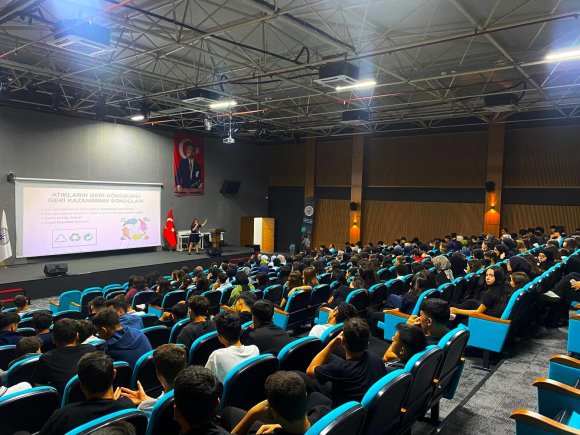 ALANYA BELEDİYESİ’NDEN LİSE ÖĞRENCİLERİNE SIFIR ATIK VE İKLİM DEĞİŞİKLİĞİ EĞİTİMİ