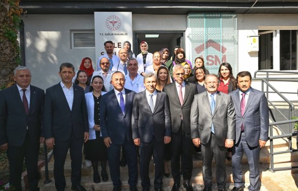 SAĞLIK BAKANI MEMİŞOĞLU: "SAĞLIĞA İHTİYACI OLAN HER YERDE İNSANA ULAŞMAYA ÇALIŞIYORUZ"
