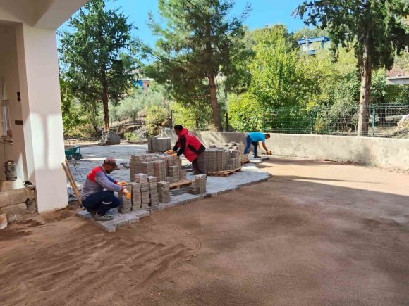 ONİKİŞUBAT’IN 10 KIRSAL MAHALLESİNDE ULAŞIM AĞI GÜÇLENİYOR