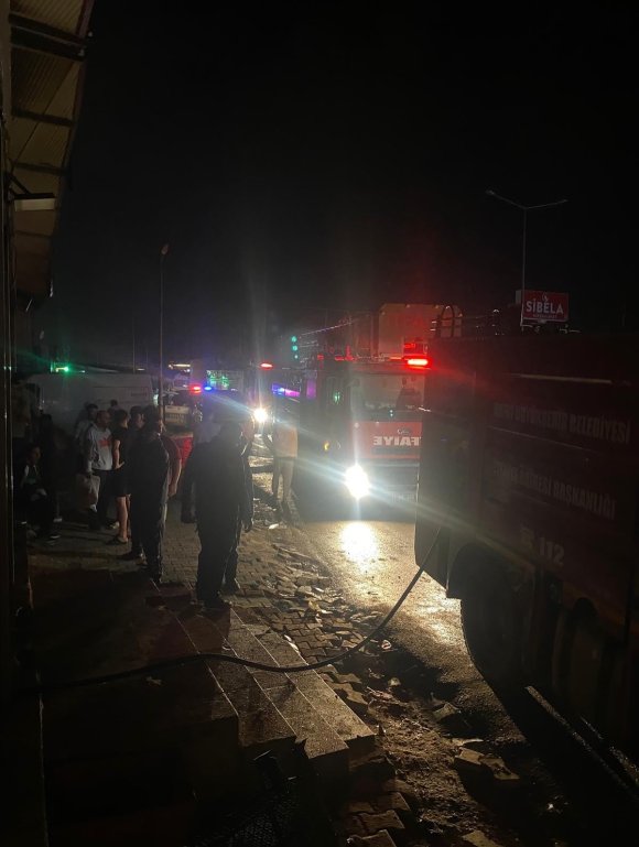ANTAKYA’DA FIRINDA YANGIN ÇIKTI