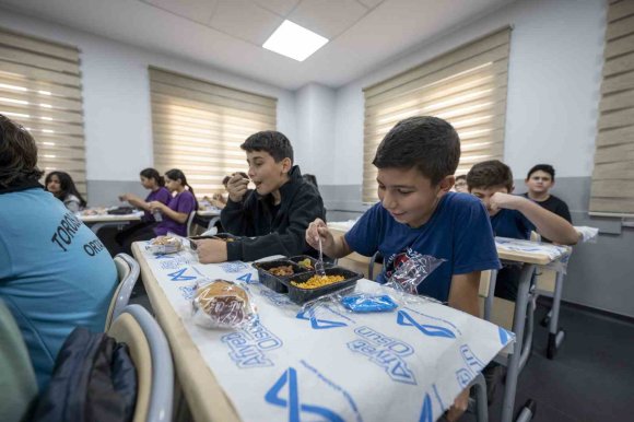 MERSİN’DE LGS’YE HAZIRLANAN ÖĞRENCİLERE DESTEK