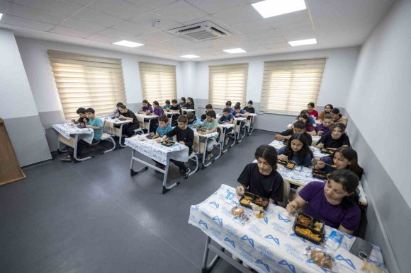 MERSİN’DE LGS’YE HAZIRLANAN ÖĞRENCİLERE DESTEK
