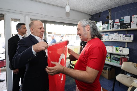 BAŞKAN DEMİRÇALI:" BAYRAĞIMIZ, BİRLİK VE BERABERLİĞİMİZİN EN GÜÇLÜ SİMGESİDİR"