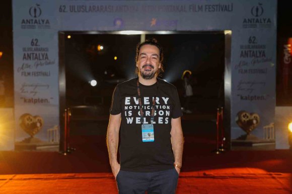 DÜNYANIN İLK YAPAY ZEKA BELGESELİ "POST TRUTH" ALTIN PORTAKAL’DA SEYİRCİYLE BULUŞTU