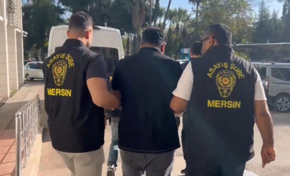 MERSİN’DE EŞ ZAMANLI OPERASYON: 139 ARANAN ŞAHIS YAKALANDI