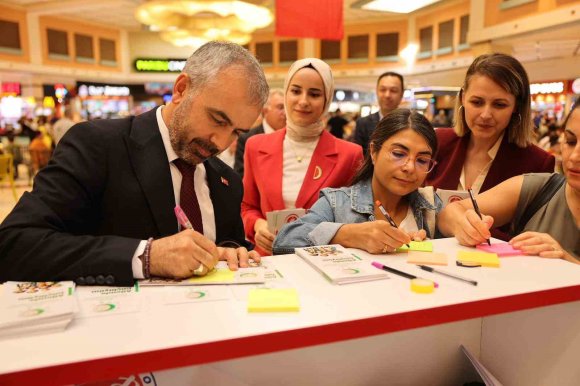 ADANA’DA ’AİLEMLE GÜÇLÜYÜM’ STANDI AÇILDI