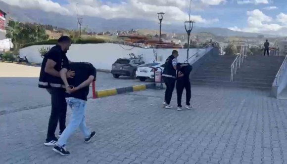 HAPİS CEZASI İLE ARANAN 3 ŞAHIS İSKENDERUN’DA YAKALANDI