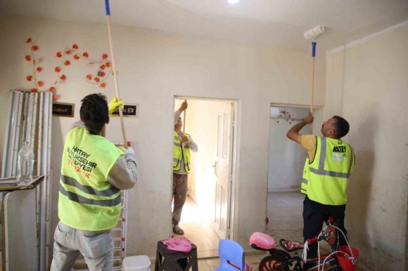 HATAY BÜYÜKŞEHİR BELEDİYESİ, GECE GÜNDÜZ SÜREN ÇALIŞMALARIYLA SELİN VURDUĞU PAYAS’TA VATANDAŞLARA RAHAT NEFES ALDIRDI