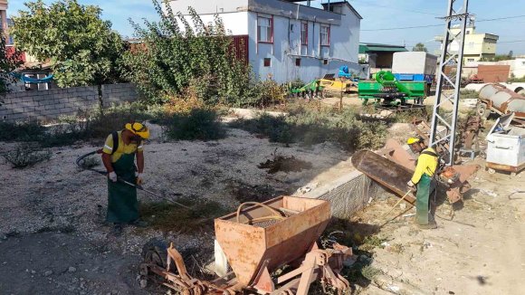 TARSUS’TA TEMİZLİK ÇALIŞMALARI HIZ KESMEDEN SÜRÜYOR