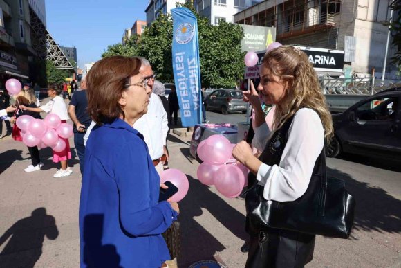 AKDENİZ BELEDİYESİNDEN ’MEME KANSERİ FARKINDALIĞI’ İÇİN PEMBE KURDELE