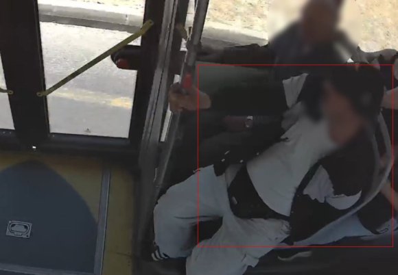 YAŞLILARI SOYAN YANKESİCİ SUÇÜSTÜ YAKALANDI: O ANLAR KAMERADA