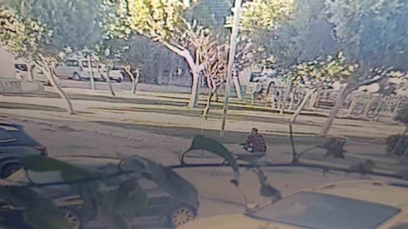 TESADÜFEN EMEKLİ POLİS MEMURUNUN TAKSİSİNE BİNİNCE BÜTÜN PLANLARI ALTÜST OLAN DOLANDIRICI TUTUKLANDI