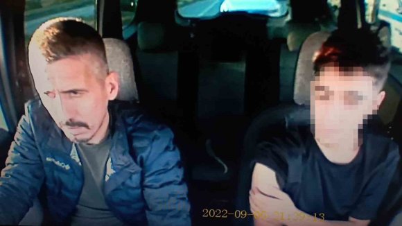 TESADÜFEN EMEKLİ POLİS MEMURUNUN TAKSİSİNE BİNİNCE BÜTÜN PLANLARI ALTÜST OLAN DOLANDIRICI TUTUKLANDI