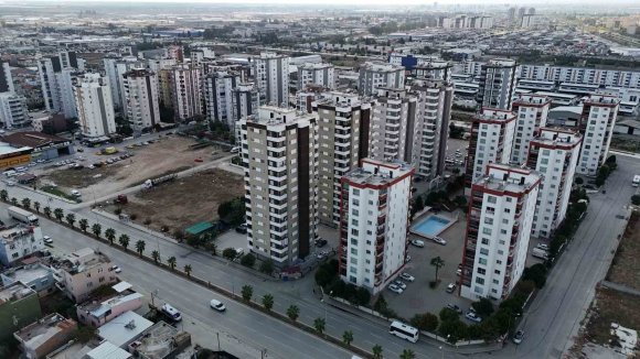 ‘AZ HASARLI’ EVLER EMSALLERİNE ORANLA YÜZDE 30 DAHA AZ FİYATA SATILIYOR