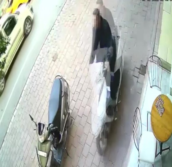 FİRARİ HÜKÜMLÜ HIRSIZLIK YAPTI, YAKALANDI