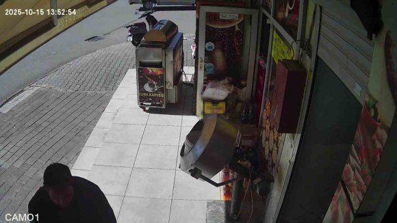 FİRARİ HÜKÜMLÜ HIRSIZLIK YAPTI, YAKALANDI