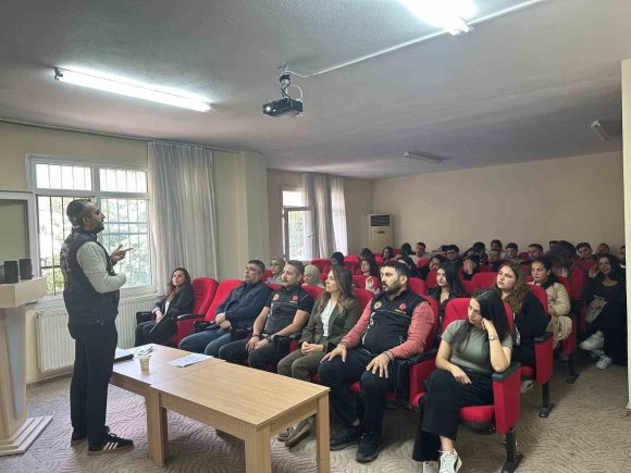 POZANTI’DA ’NARKOGENÇLİK VE BAĞIMLILIKLA MÜCADELE’ EĞİTİMİ