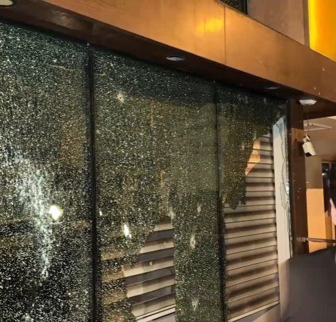 ANTALYA’DA İŞ YERİNE ZARAR VEREN 10 ŞAHIS TUTUKLANDI