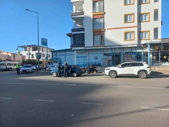 KOZAN’DA ’GÜVEN UYGULAMALARI: 3 ŞAHIS YAKALANDI