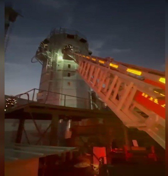 TALAŞ SİLOSU YANGINI BÜYÜMEDEN SÖNDÜRÜLDÜ