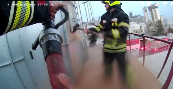 TALAŞ SİLOSU YANGINI BÜYÜMEDEN SÖNDÜRÜLDÜ