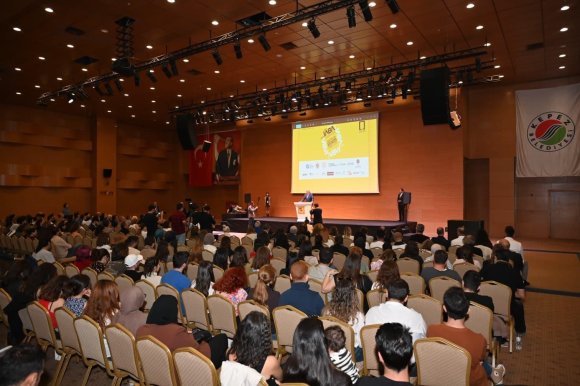 BAŞKAN KOCAGÖZ: "ANTALYA’NIN GEÇMİŞİNE SAHİP ÇIKAN VE GELECEĞİNİ DÜŞÜNEN BİR VİZYONUN BULUŞMASINA HEP BERABER TANIKLIK EDİYORUZ" - IABA 2025, KEPEZ’DE KAPILARINI AÇTI