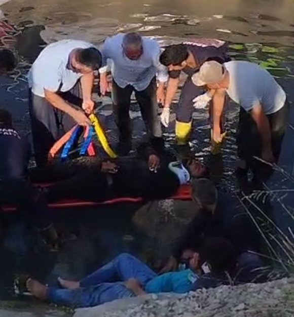 MOTOSİKLET SULAMA KANALINA DÜŞTÜ: 2 YARALI