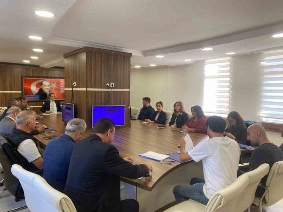 BOZYAZI’DA SAHİPSİZ SOKAK HAYVANLARI TOPLANTISI