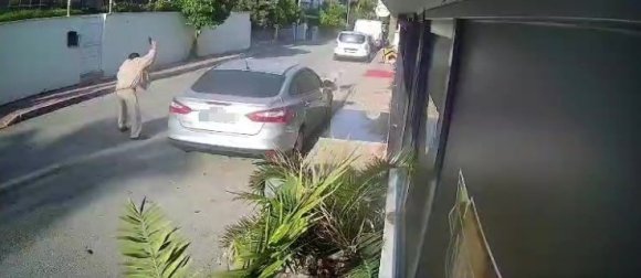 KÖPEĞİ SİLAHLA VURAN EMEKLİ POLİS İÇİN 4 YILA KADAR HAPİS TALEBİ