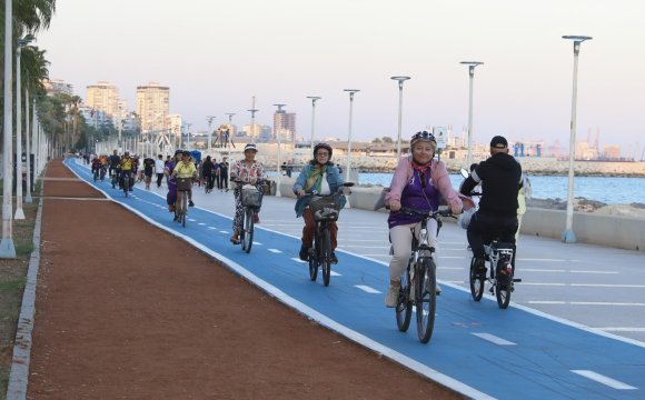 MERSİN’DE KADINLARA ÜCRETSİZ BİSİKLET SÜRÜŞ EĞİTİMİ