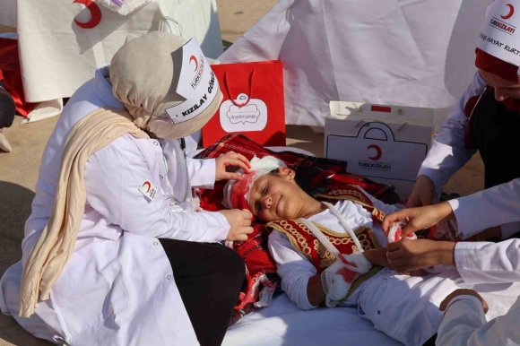 BOZYAZI’DA KIZILAY HAFTASI COŞKUYLA KUTLANDI