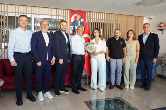 AOSB YÖNETİMİ, SANAYİCİLERLE ÜRETİM GÜCÜNÜ PEKİŞTİRİYOR